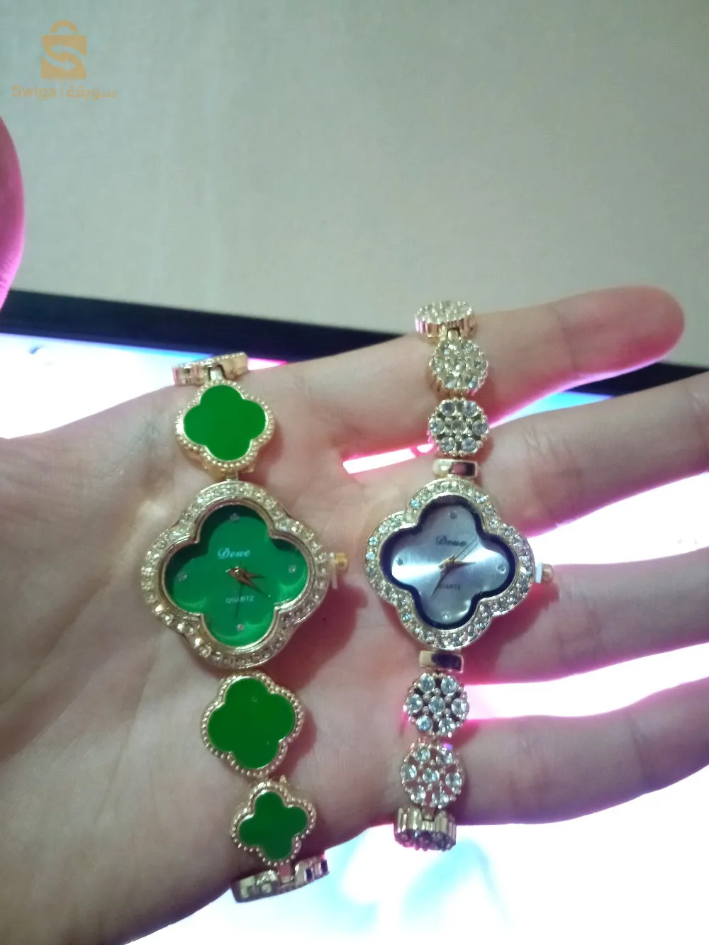 ساعة اولاد led 
لوردي 35 الف 
اسود والابيض 40 الف 

ساعة نساء رولاكس rolex 120 alf
لباقي 80 الف 

ساعة رجال casio 
فضي 80 الف 
ذهبي 120 الف 
توصيل باتنة كاين لباب دار مجانا 🚚