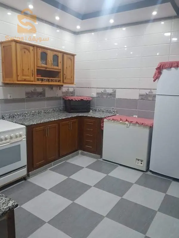 فيلا R+3  بمساحة 200 متر مربع في بليدة بجميع الوثائق عقد ملكية او دفتر العقاري