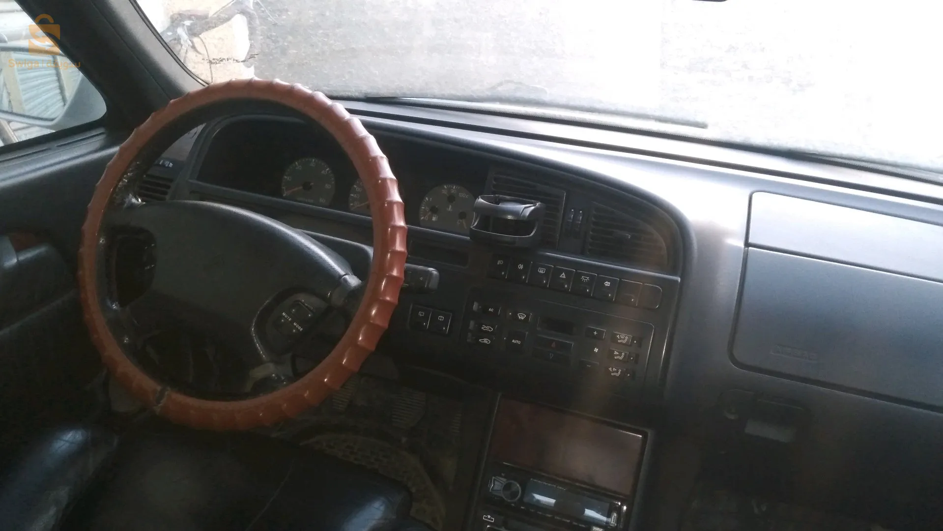 vitroenxm 2000
2.5td
marche bien.
défauts carrosserie capot, phare avant droit cassé, pare choc ayant perdu sa peinture