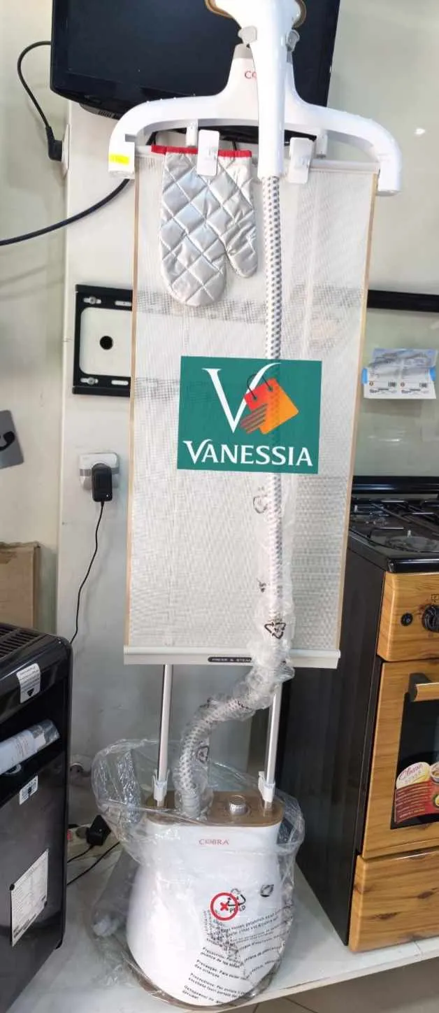 Défroisseur a vapeur vertical cobra