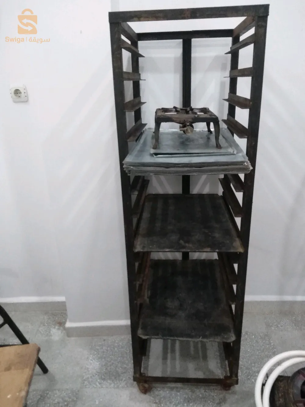 عتاد صوالح بيتزيريا أو مطعم أو سوبرات