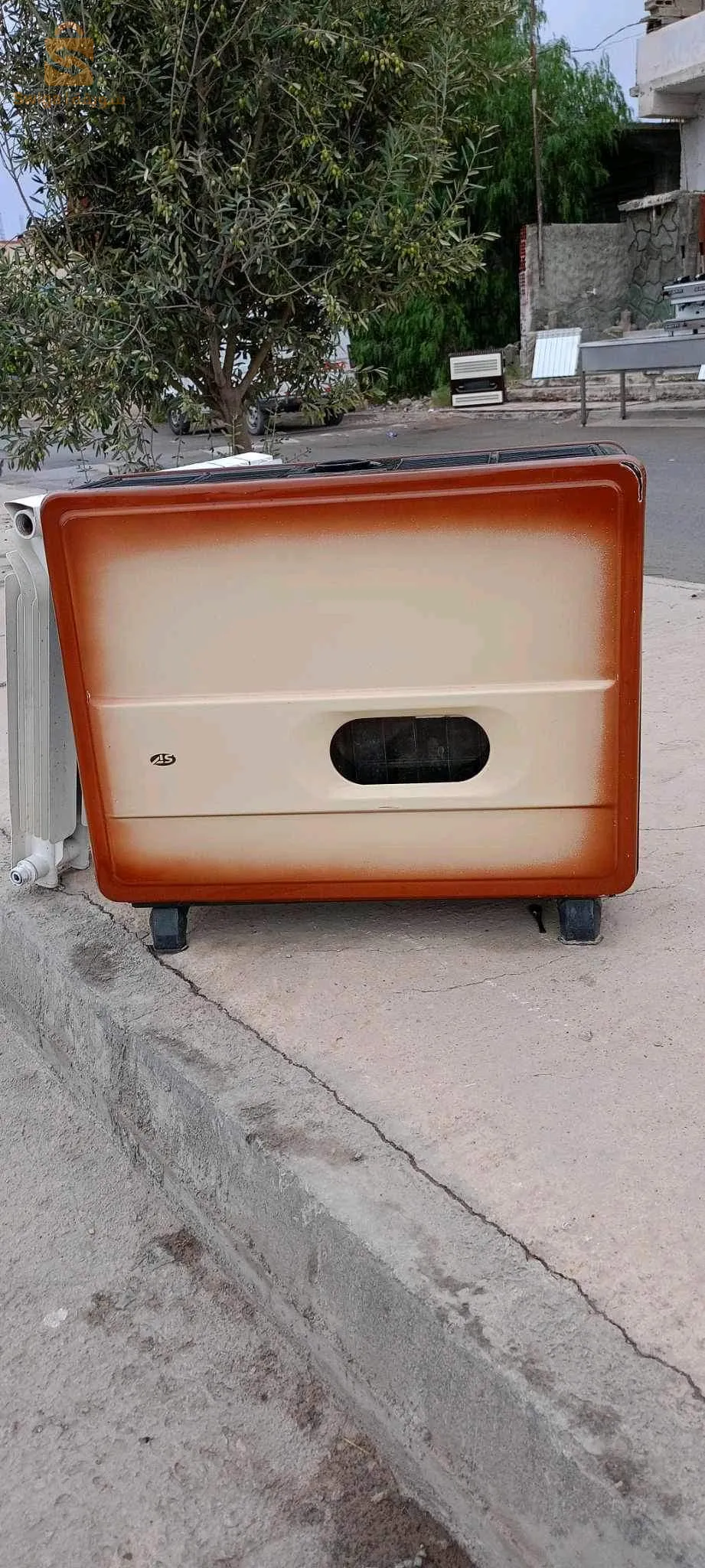 0663089028
فورنو دلونقي طليان 12