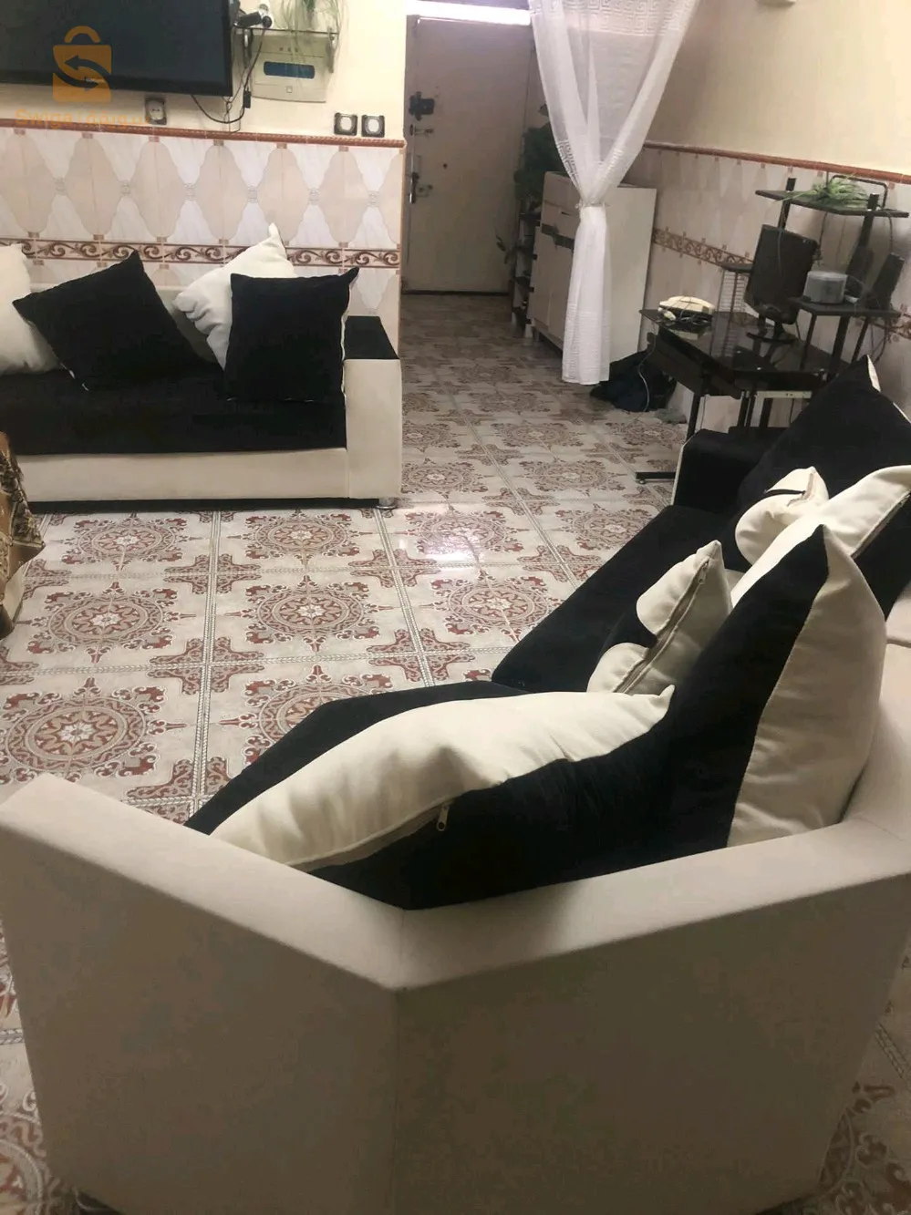 اريكة  7 مقاعد في حالة  ممتازة