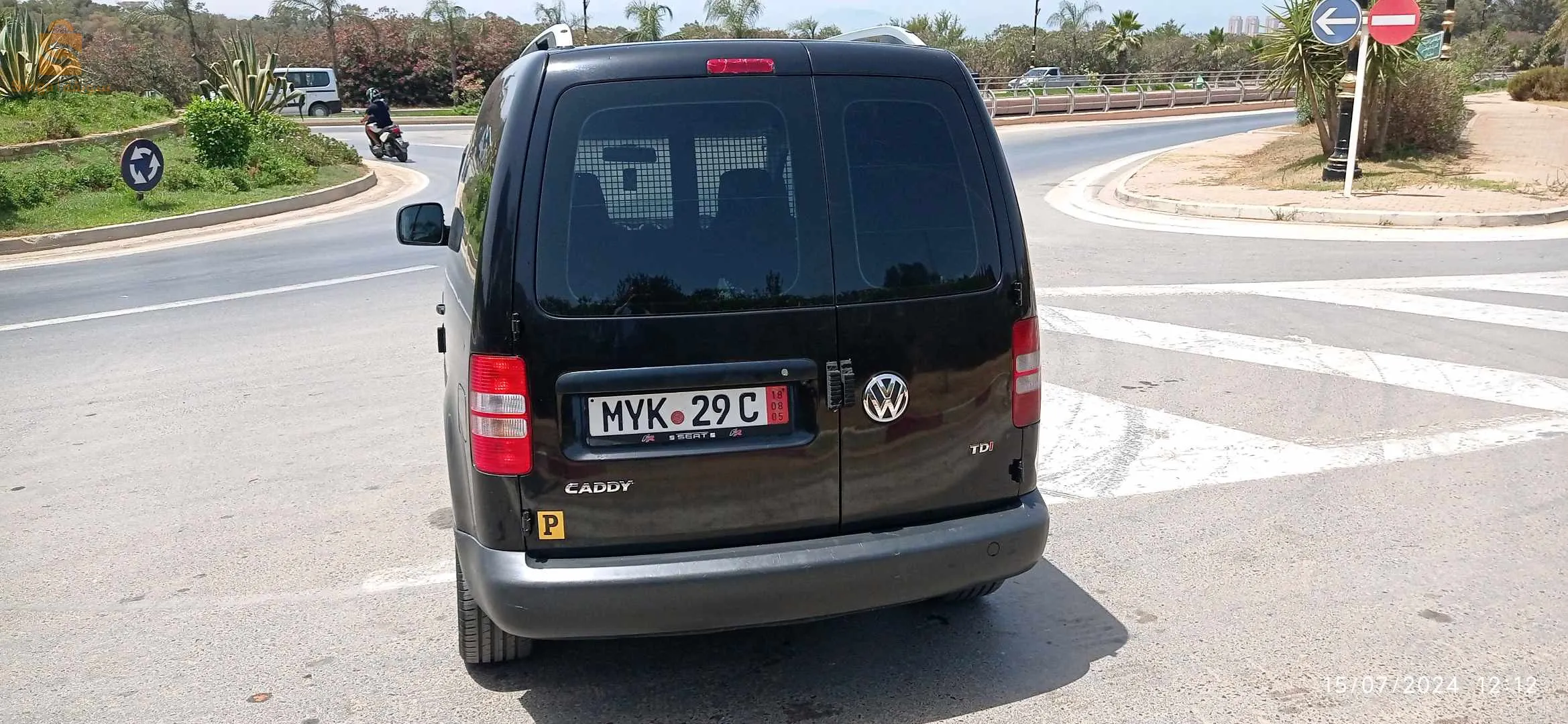 très belle ET propre voiture