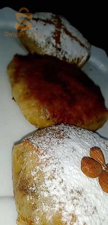 snacks +mini pizza +hrira +algerian food