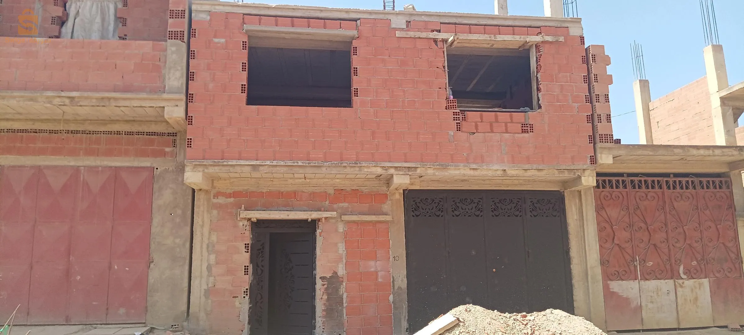 🔴 منزل أرضي بعقد ودفتر عقاري فردي 

📍المنزل يقع وسط حي الرميلي اولاد سلامة (البليدة).

✔️بمساحة 100 متر مربع 
✔️مزود بالماء ،الغاز، الكهرباء، والصرف الصحي
✔️القرب من المدرسة، المستوصف، المسجد، الروضة بالاضافة الى بقية المرافق..

المنزل يبعد حوالي 1 كلم عن الطريق الوطني رقم 29 الرابط بين الأربعاء والبليدة .. 20 كم عن العاصمة و20 كم عن البليدة!
رقم الهاتف : 0783250327