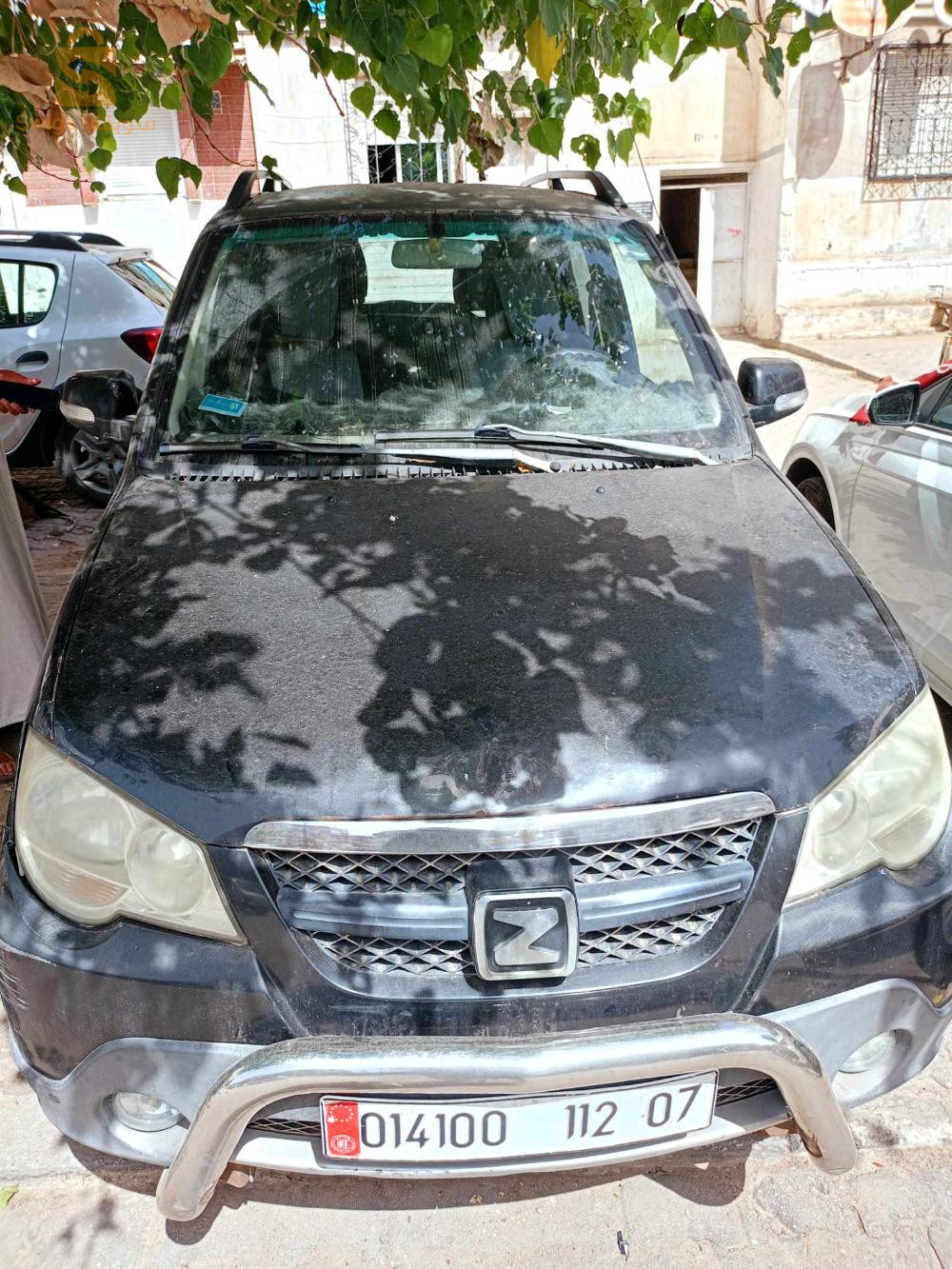 عندي zoyte Nomad 2 عام 2012 ماشية 193500موتار ميتسوبيشي 1.5 مريفيزي على يدي فيها سبيغة في لال أريار لتحت فوق الروضة و نص باب تع المالة على برا
