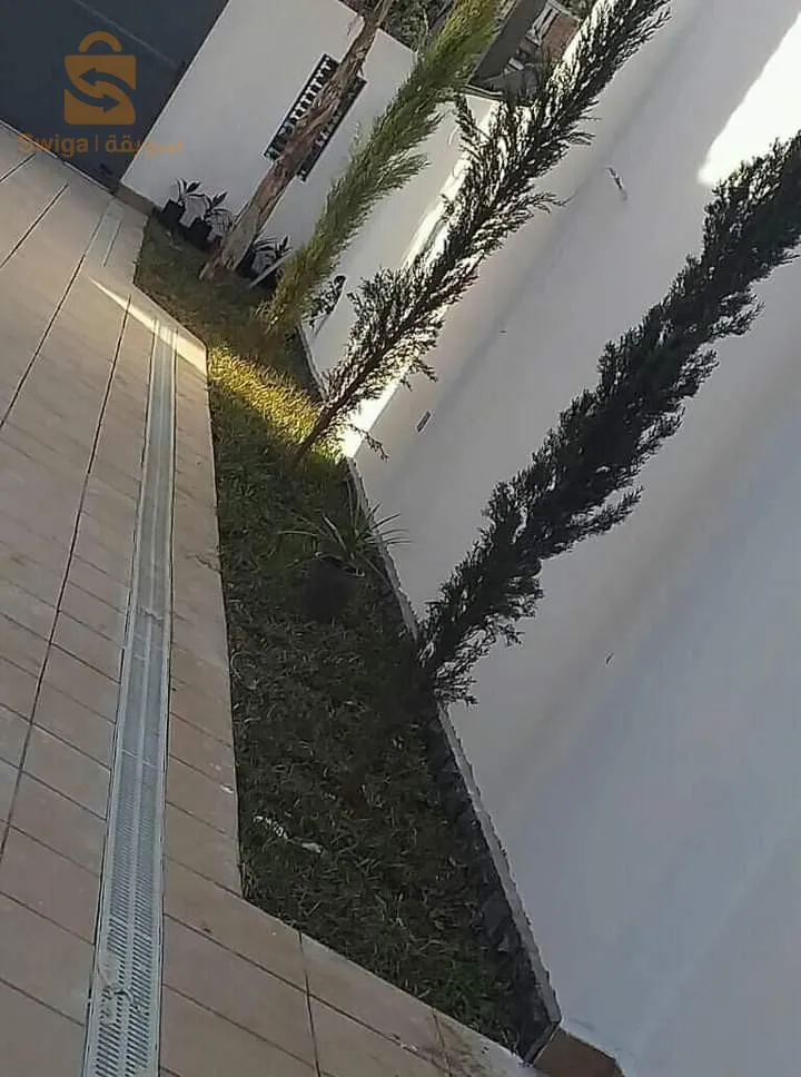 بناء وتجهيز المسابح والحمامات