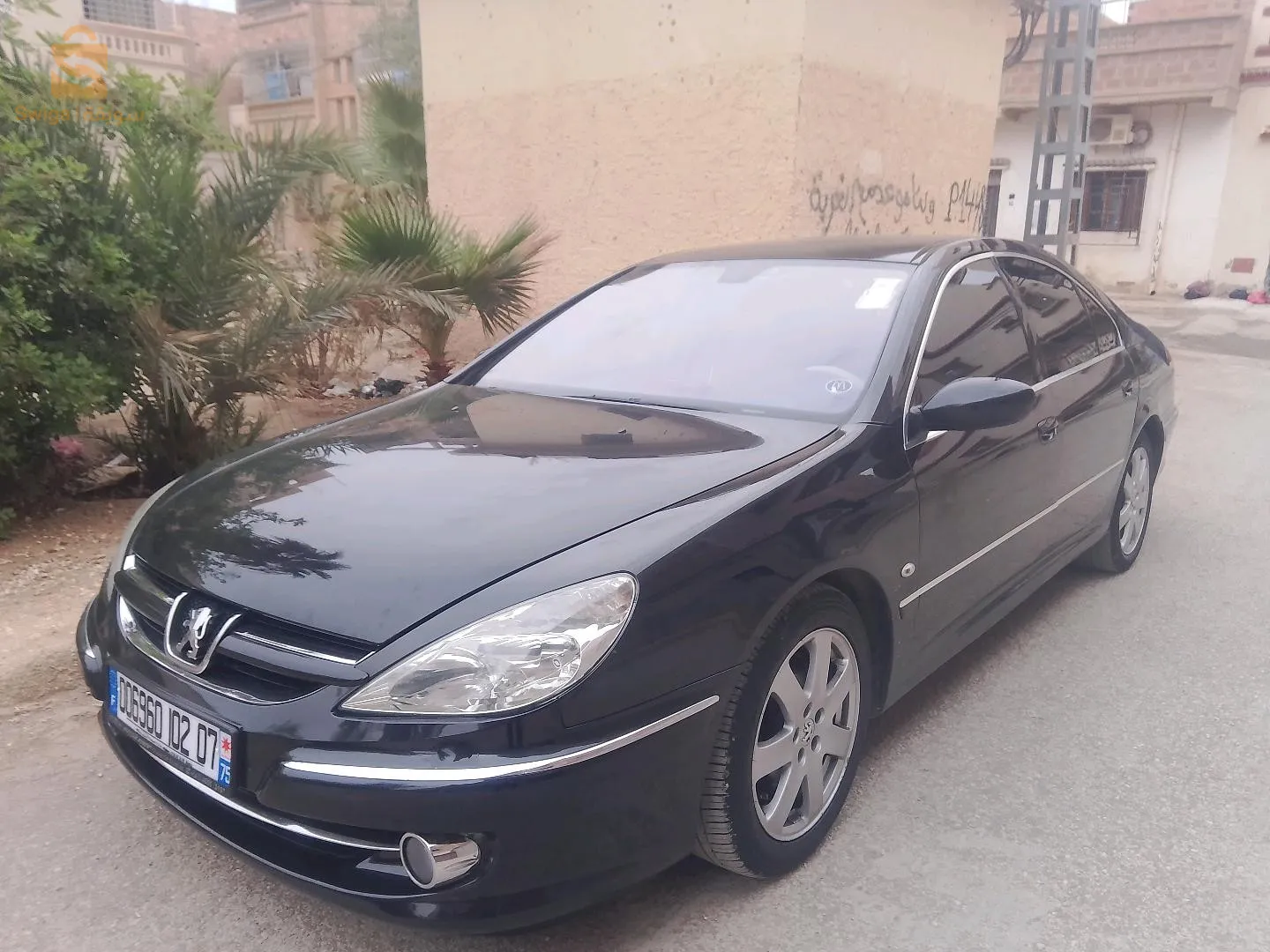 سيارة لابسة في فرنسا للبيع او التبادل بحاجة نقية