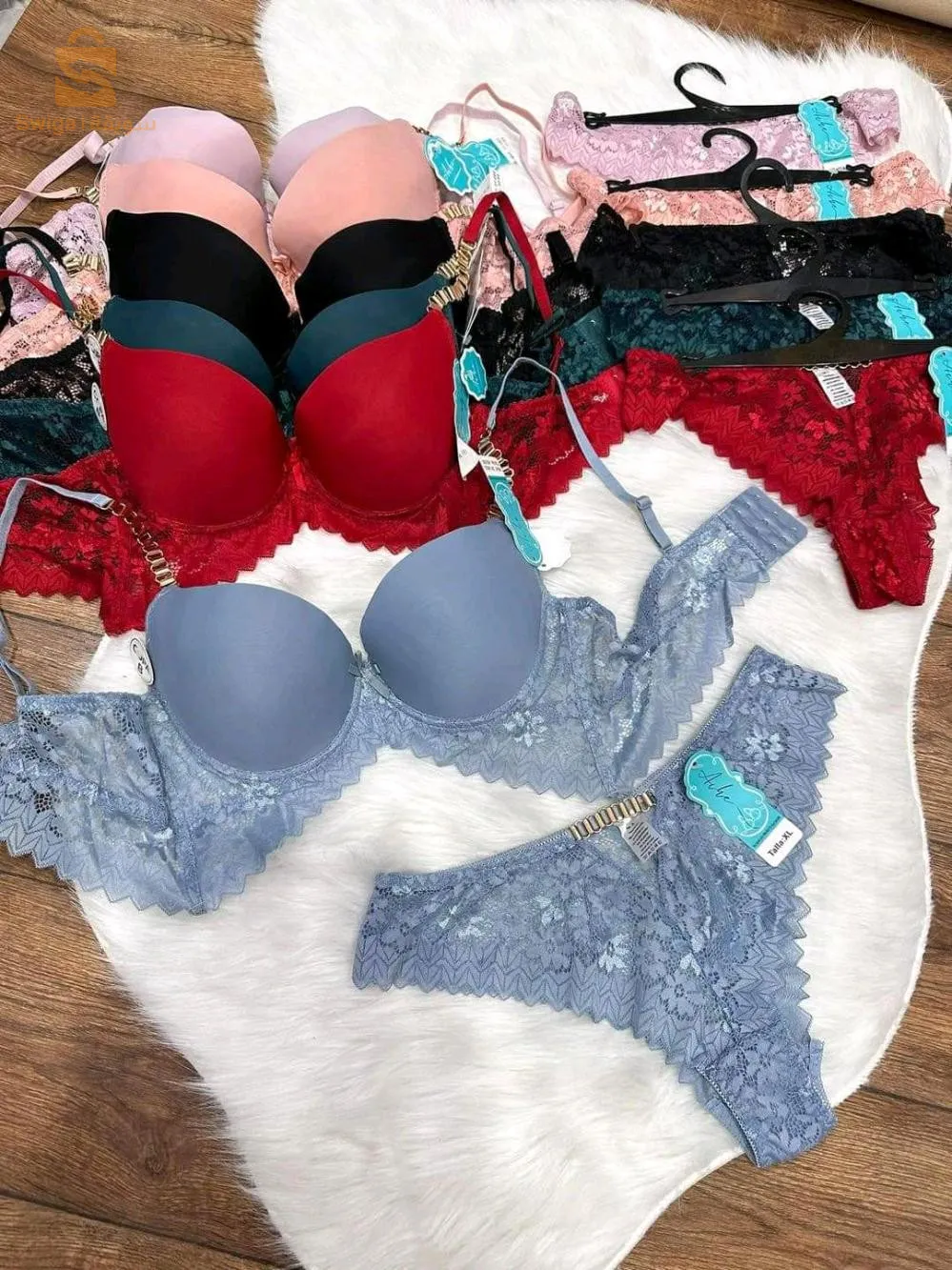 شويه من ليمودال تاع دوبياس لي متوفرين عدنا 😀😄😄 محل الملابس النسائية سيدي عمران فيهم بونج ودوبل محل وراء السبيطار جناب محل رابط للاحذيه و كاين توصيل  الجامعه و ضواحيهارقم 0665856781