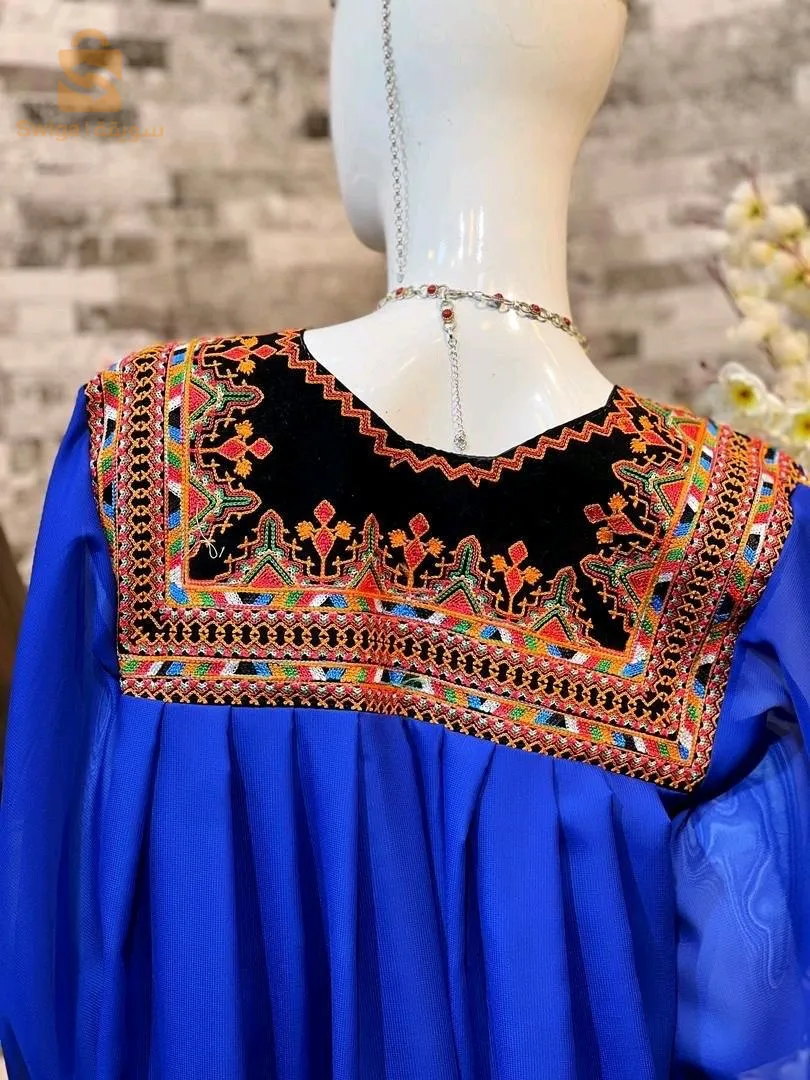 قبايلي*قبايلي  قماش فولار + دوبلورالألوان فار- بلون باج - نواغ- روج - بلو و الوان اخرىالمقاسات من 38 الى 52