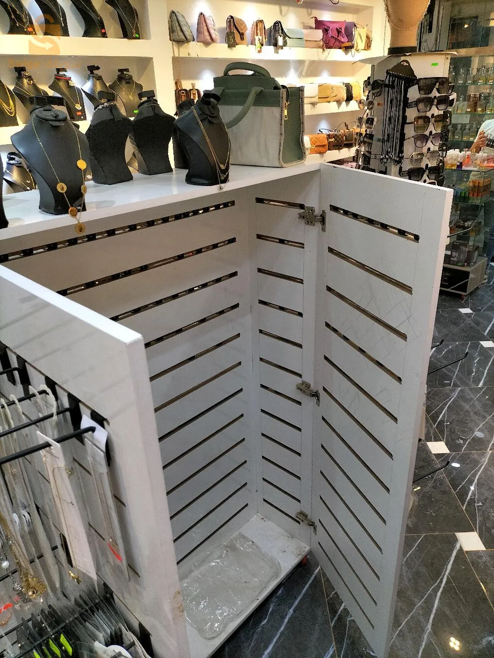 4 خزائن armoire معاها ،les centres جديد 10/100675813920