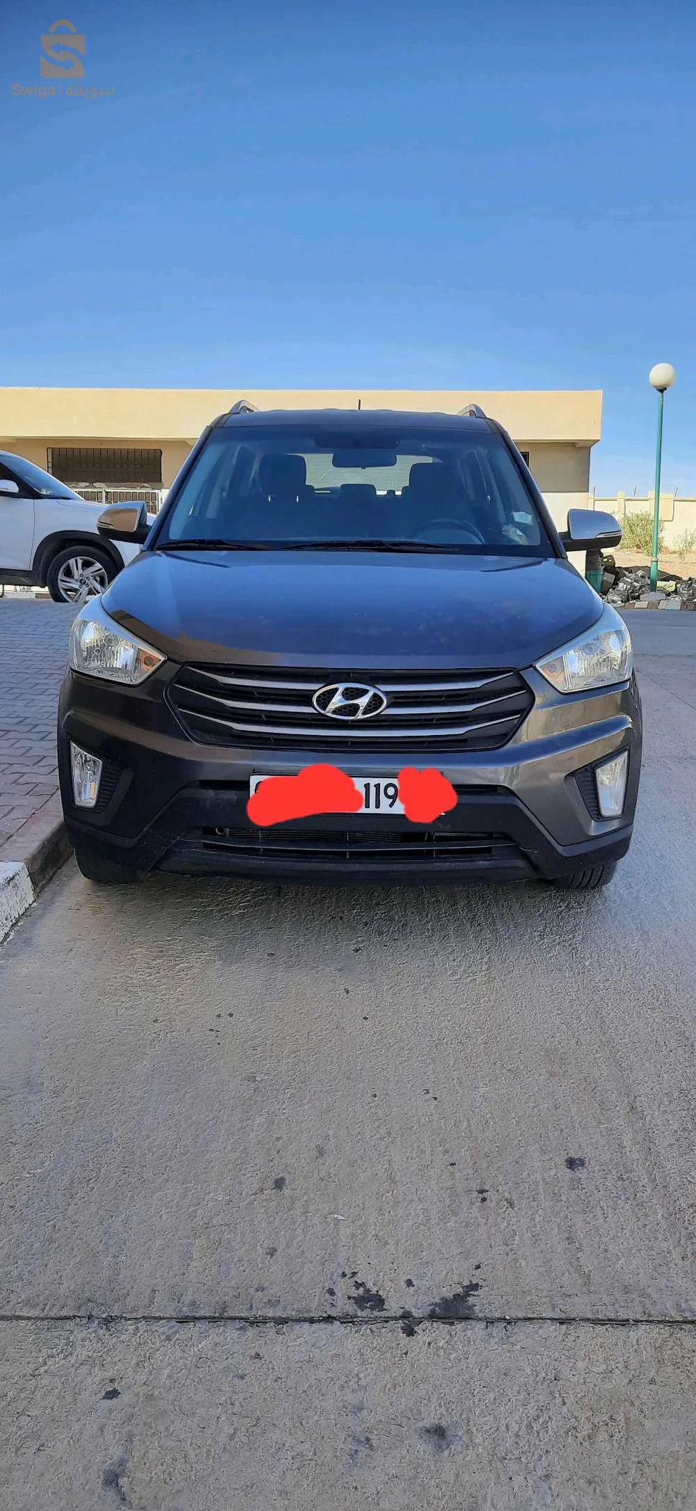 سيارة نظيفة كل واضح في الصور .المحرك ماشي مفتوح