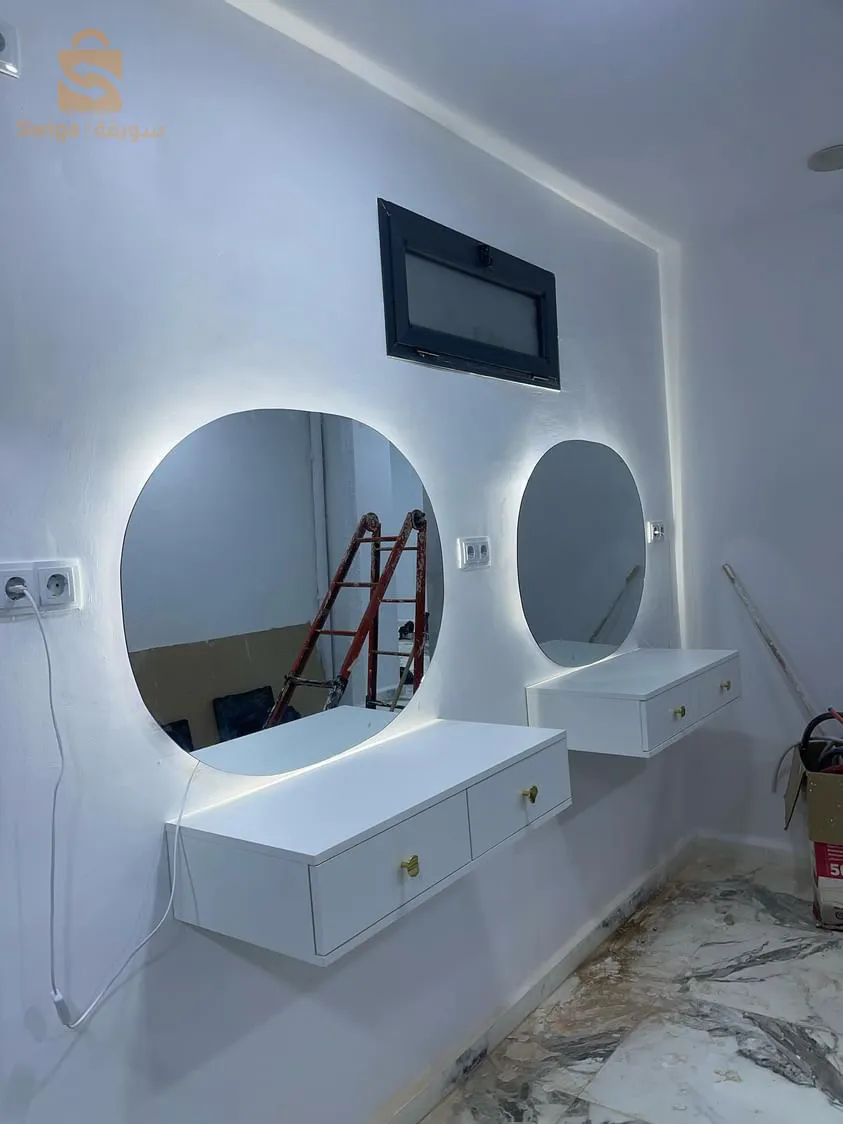 كوافيز عصرية بتصميم كلاسيكي أنيق مع مرآة مضيئة