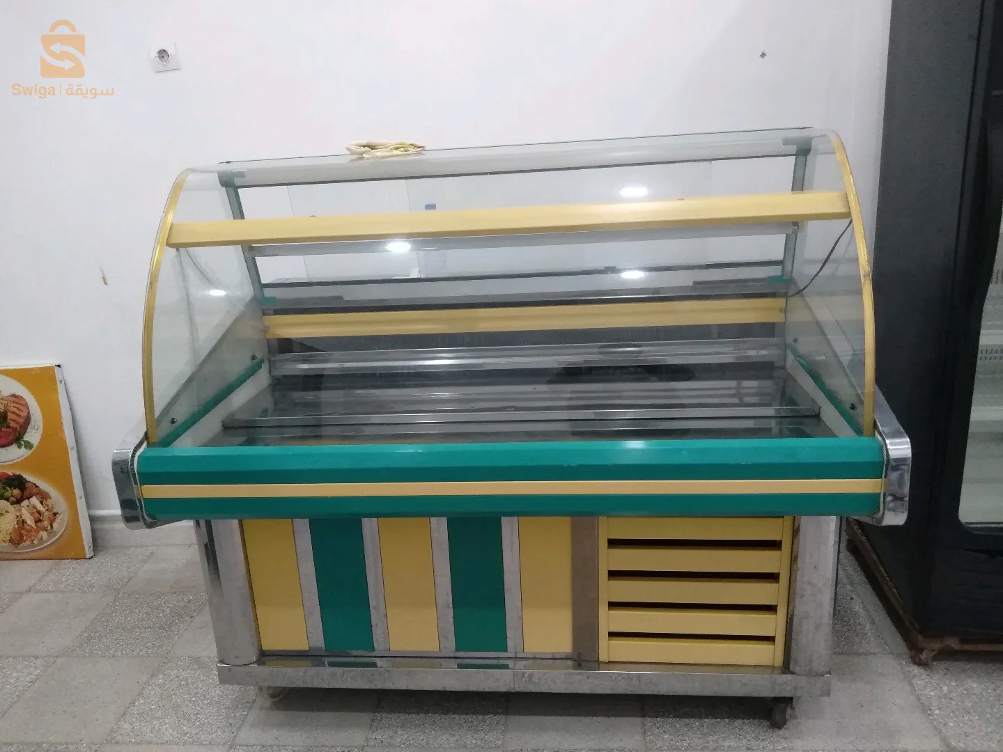 عتاد صوالح بيتزيريا أو مطعم أو سوبرات