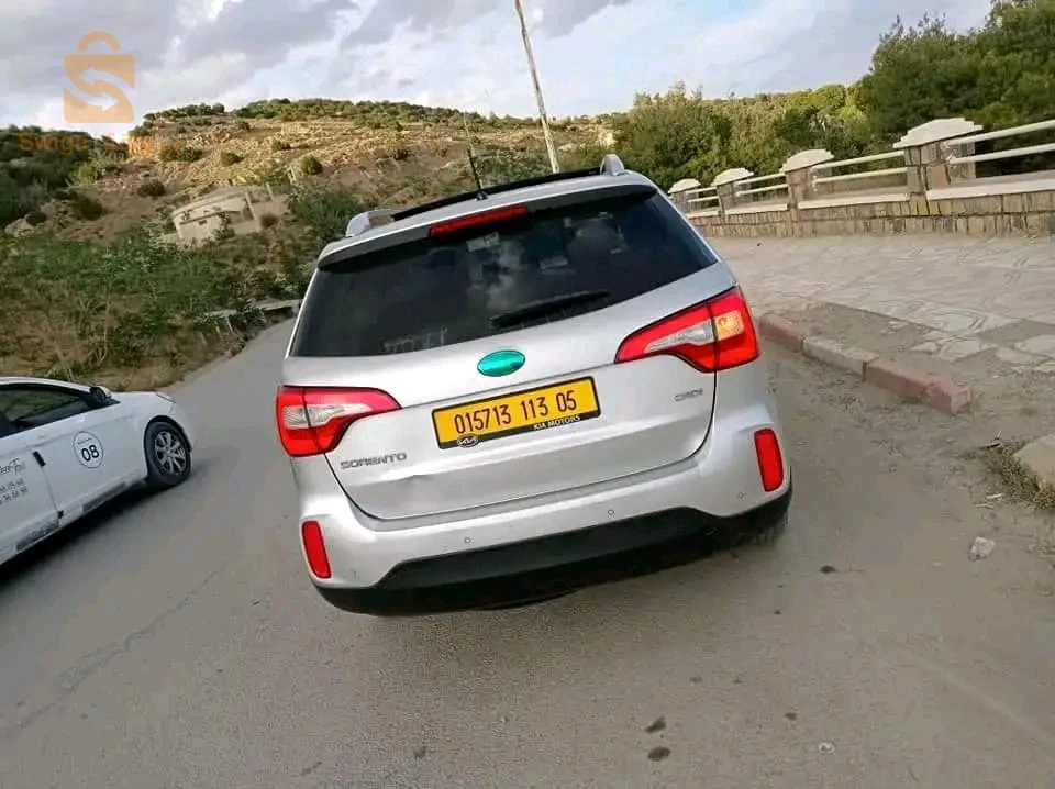 سيارة. نضيفة