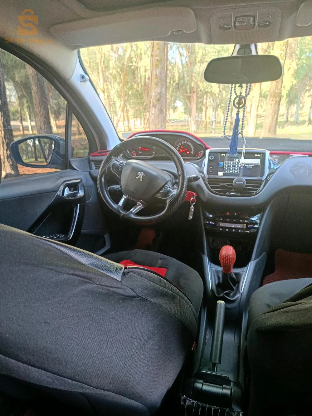 سيارة فيها متور محطوط