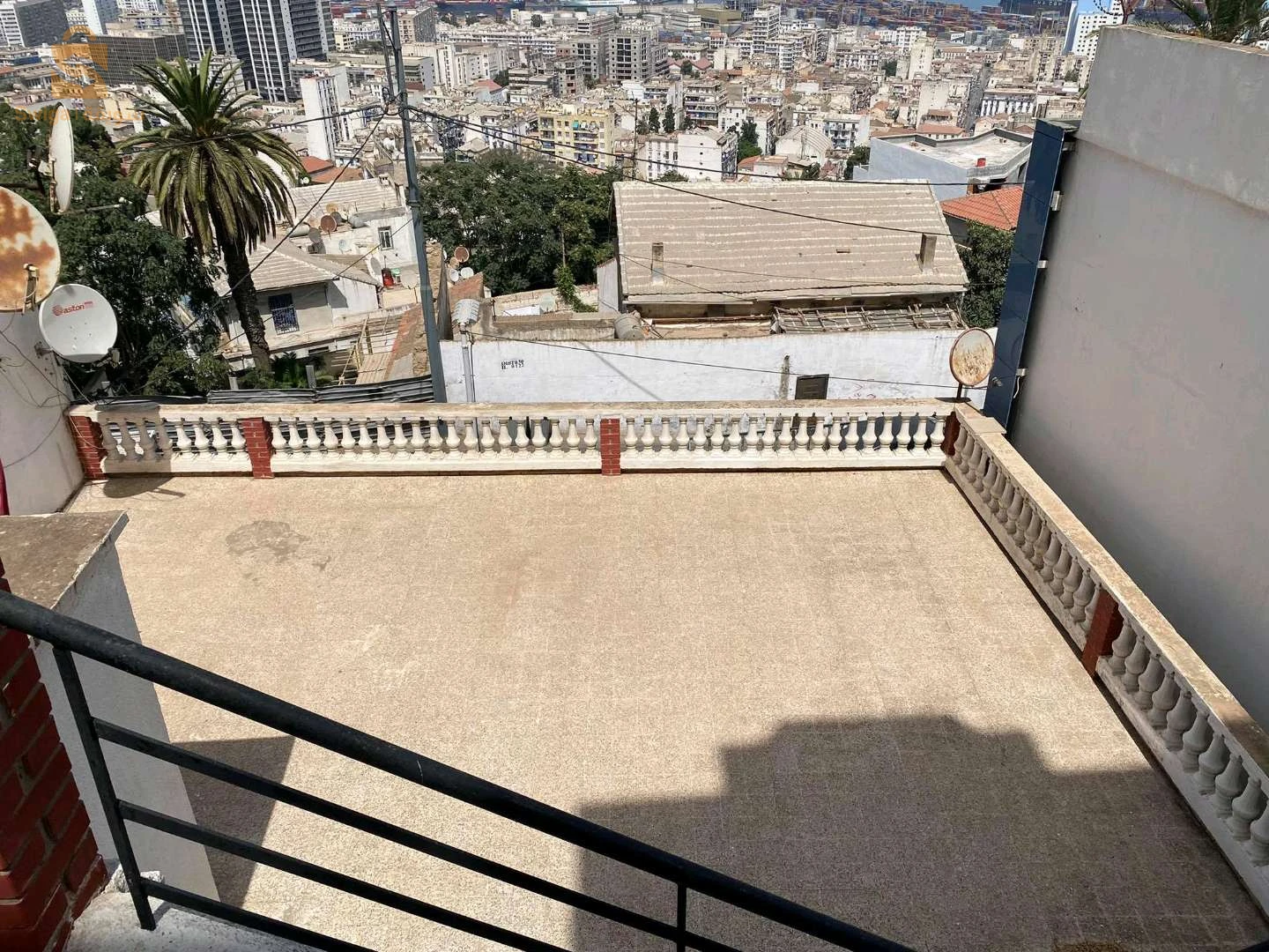 villa colonial facade 10m/30m