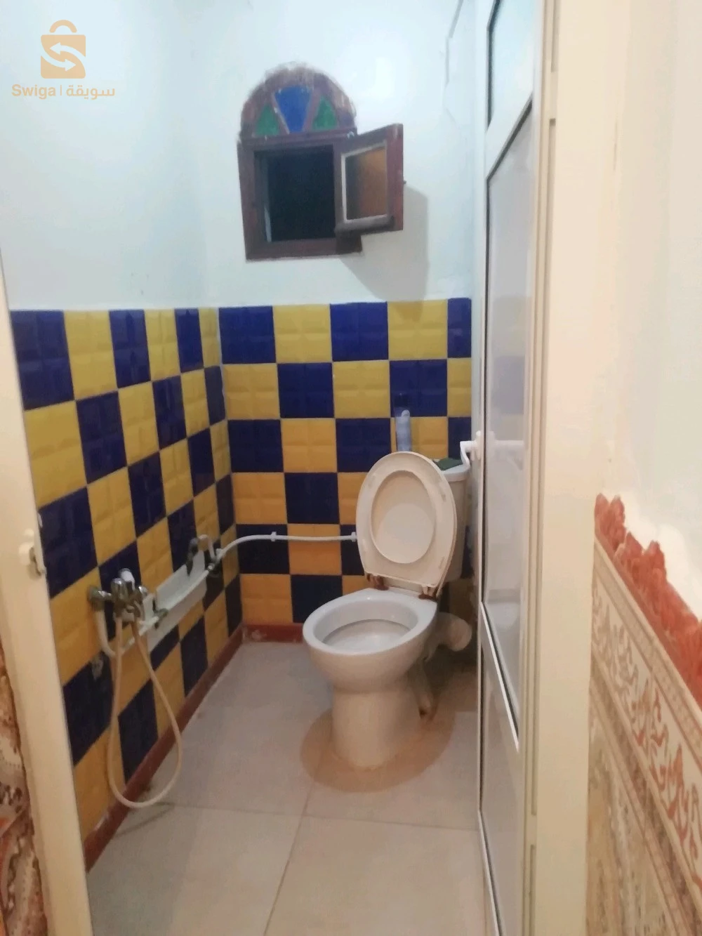 f4 la clim chauf bain la citarne de 1000litre  niveau de villa 1 étage bon voisinage 2 façade