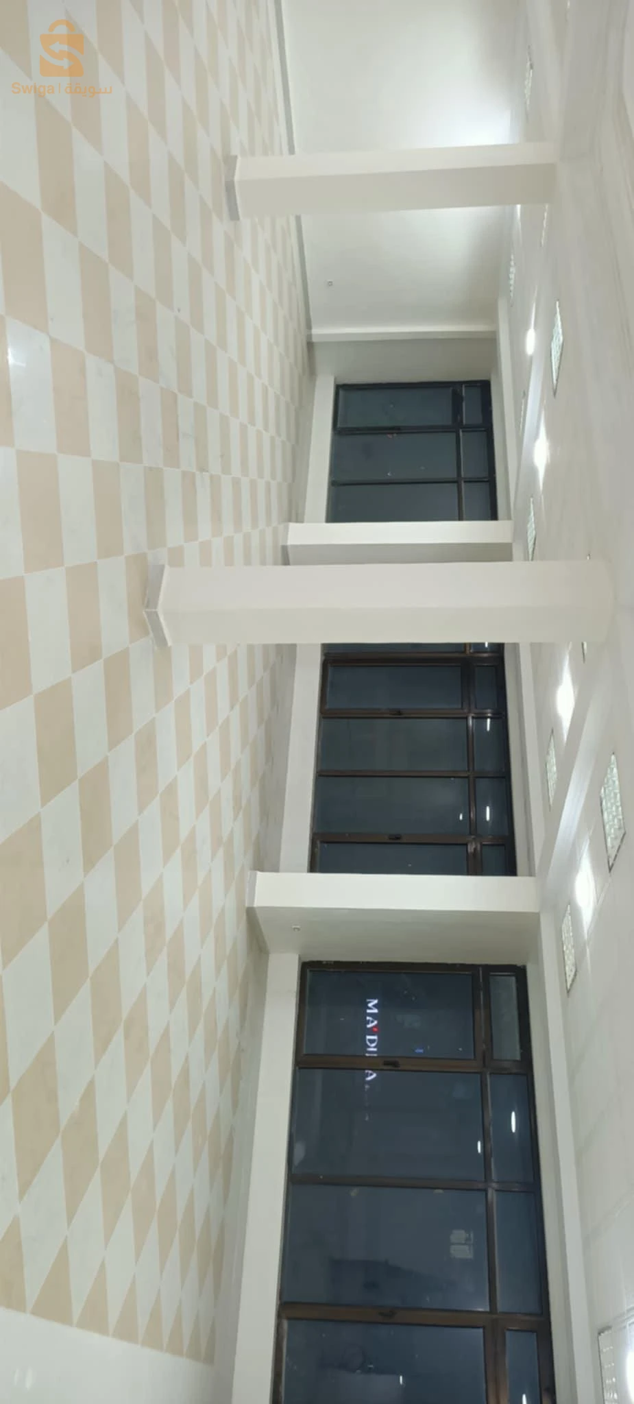 بازار مجهز بطابقين
