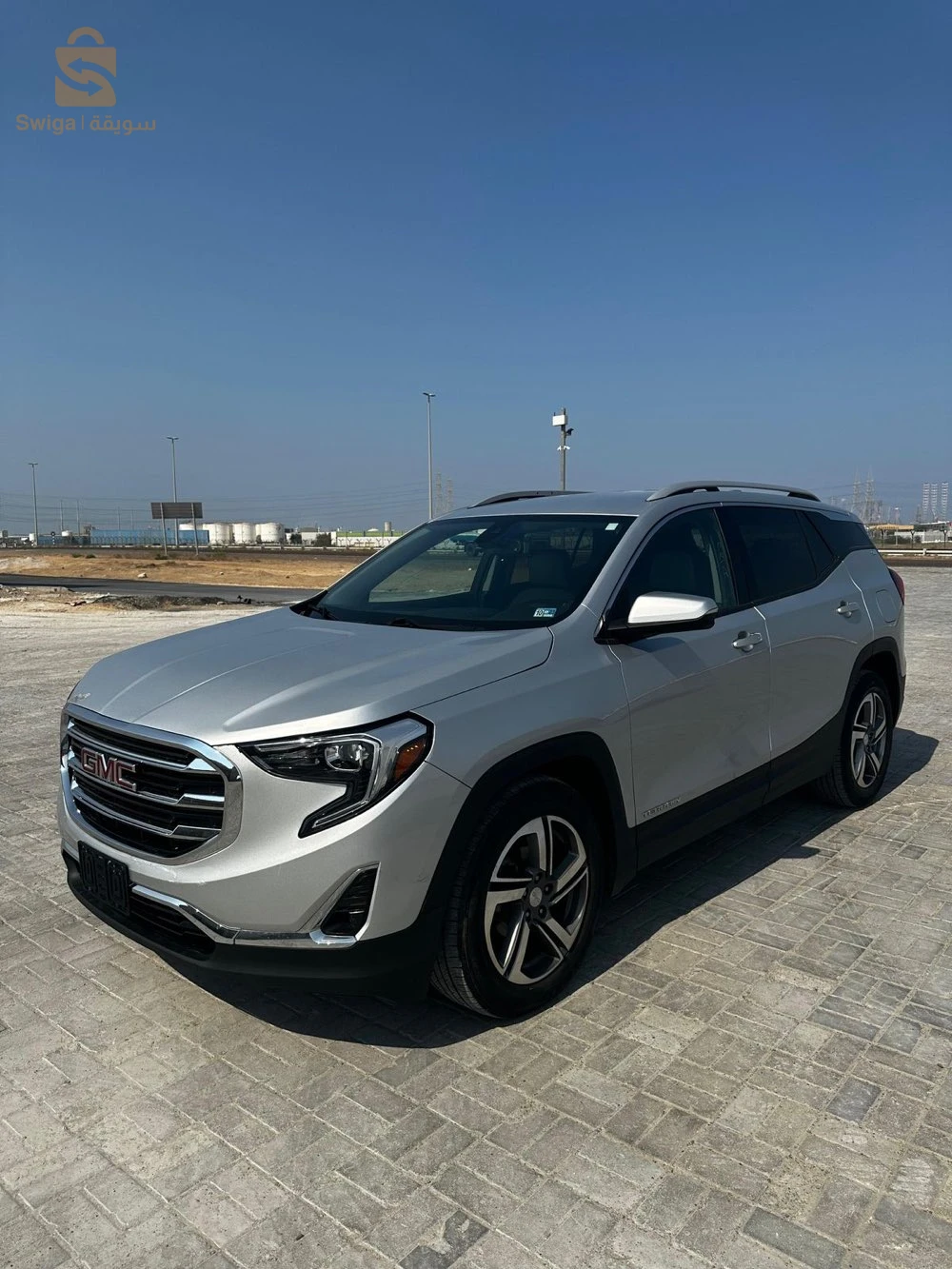 سيارة جي ام سي امريكي ذات محرك شوفرولي