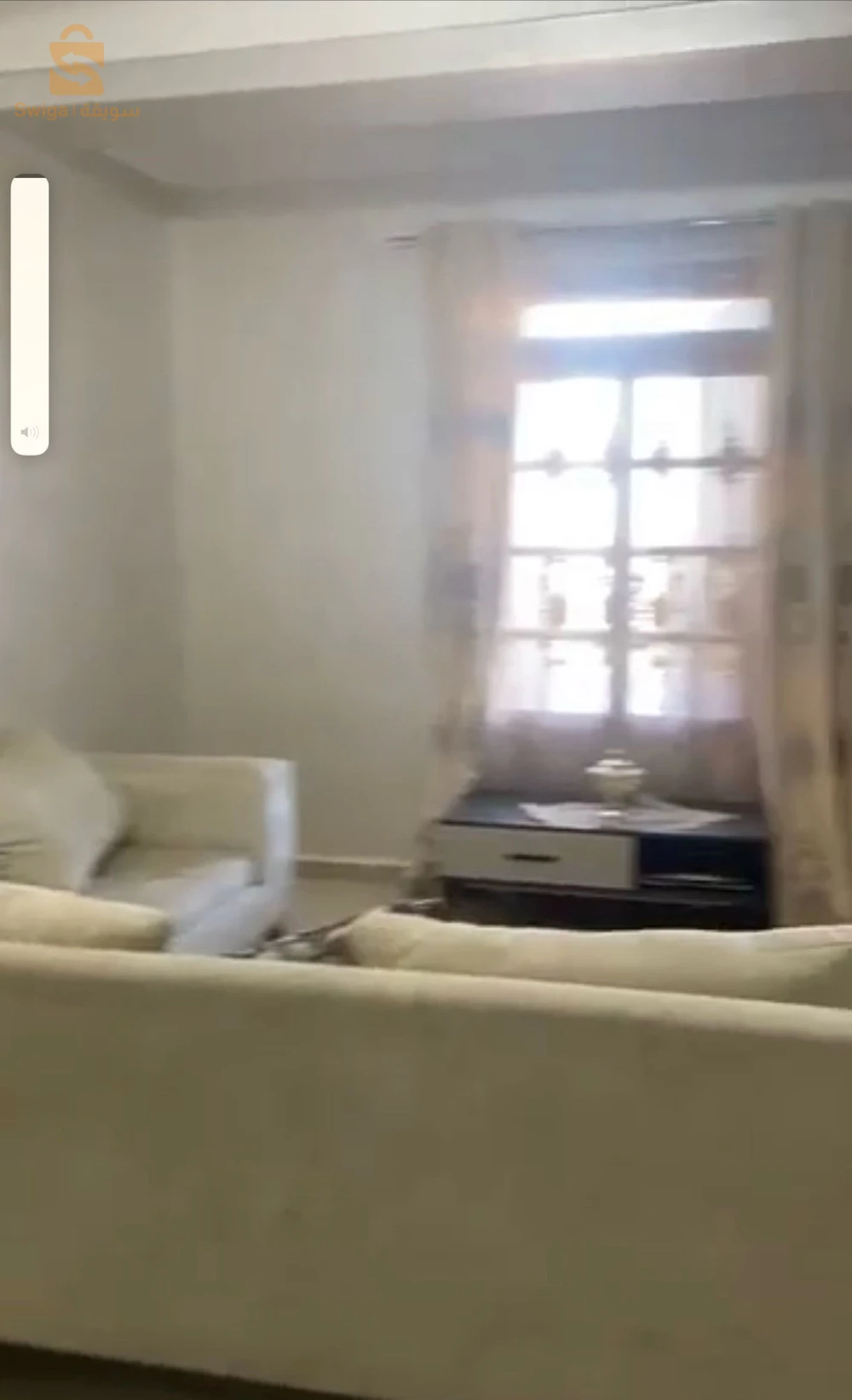 فيلا فيها 2ڤاراج و 2 طوابق
الطابق الأول فيه 3 بيوت و صالون وكوزينة و دوش
الطابق التاني فيه 2 بيوت و صالون و كوزينة و دوش و سحين