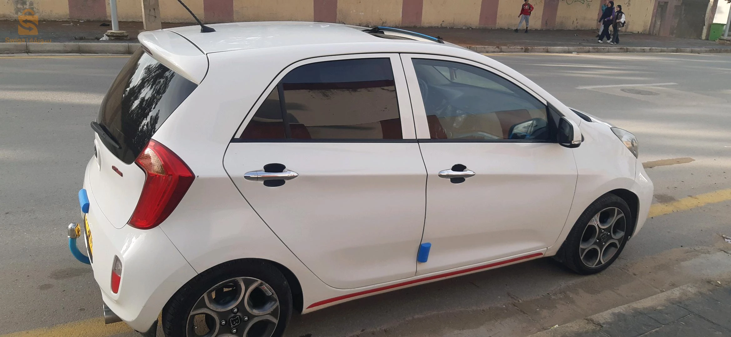 الرجاء الاتصال بصاحب السيارة0669367309