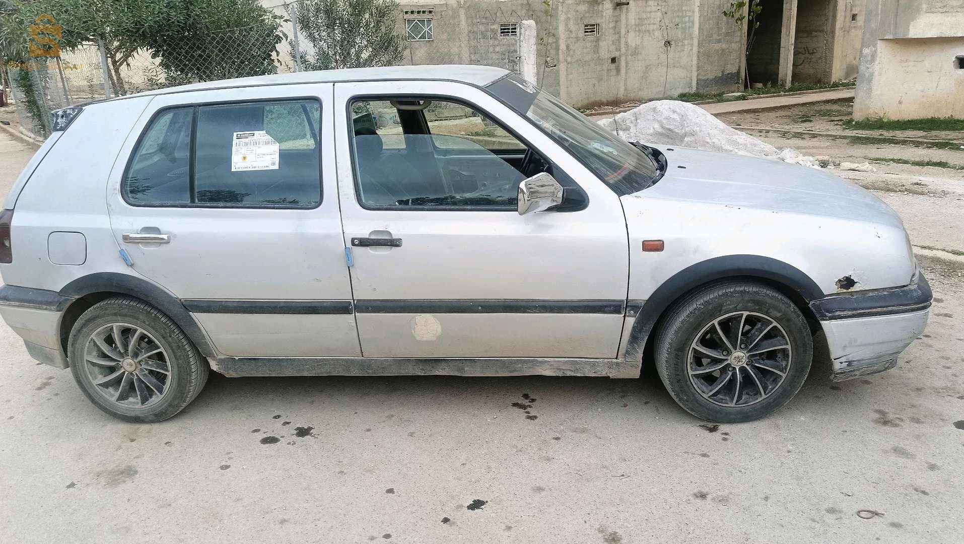 قولف 3 موتار 90 مريفيزي جديد قرعة غاز عندها لكاج الفوقاني يسيح شوية ومشكل فتريسيتي تاع طابلو ليقارنتير كامل عتدها حاب نبرز قسنطينة لي عندو يبعثي