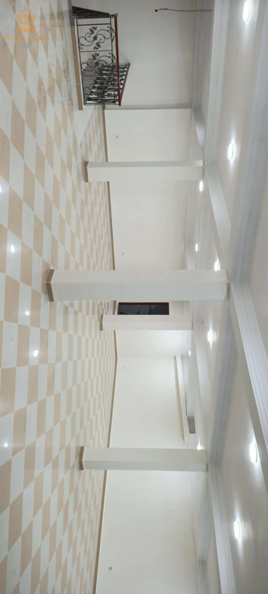 بازار مجهز بطابقين