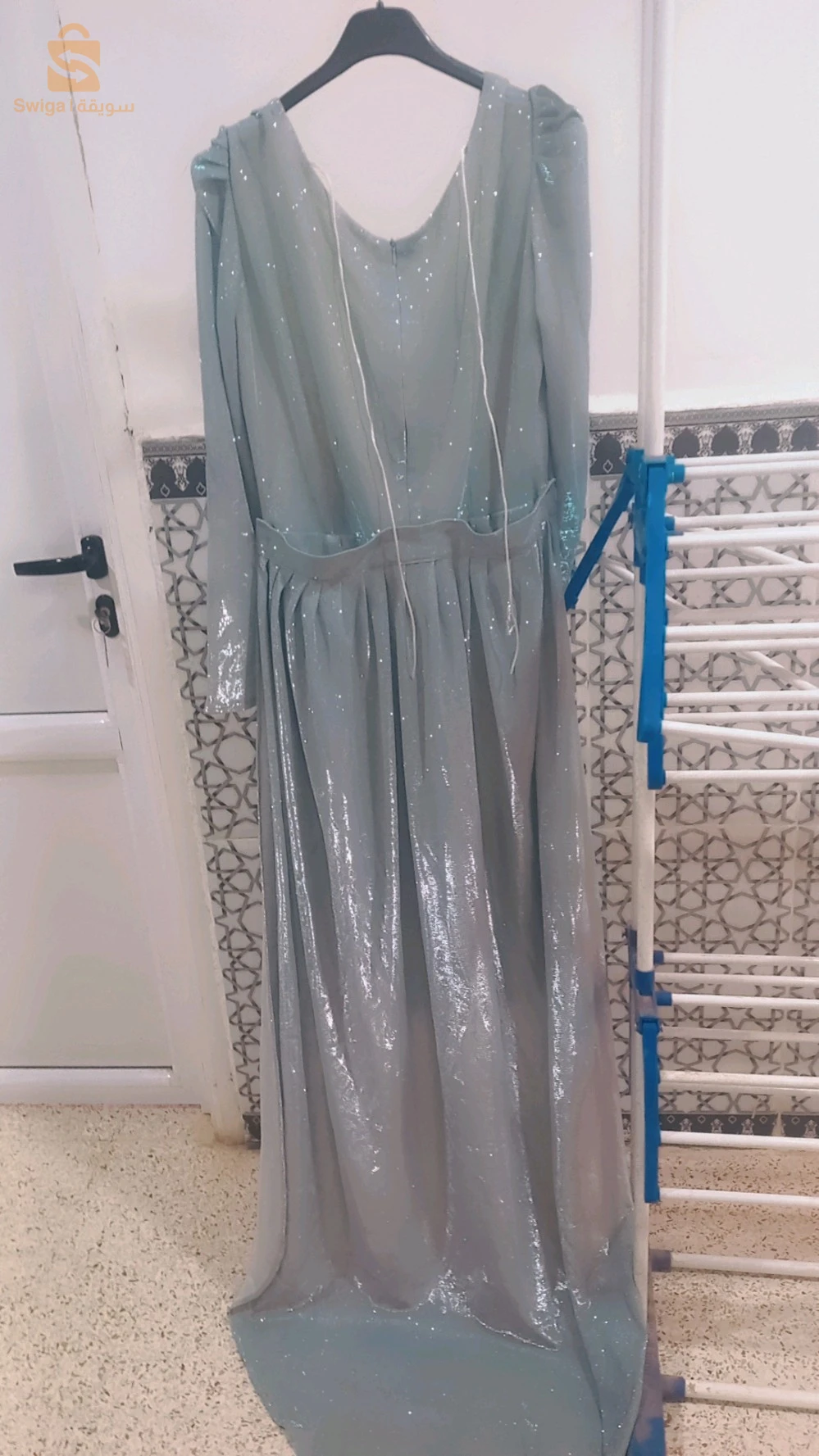 حجابات مستعملة في حالة جيدة