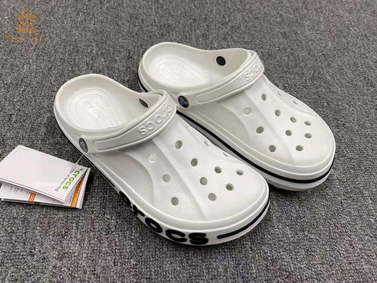 📍crocs simple