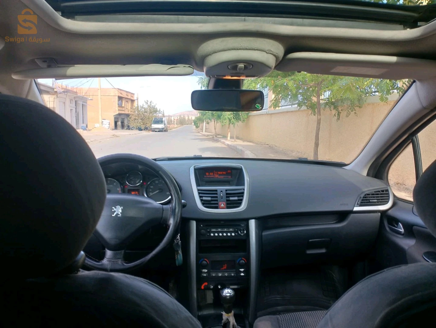 سيارة 207 للبيع