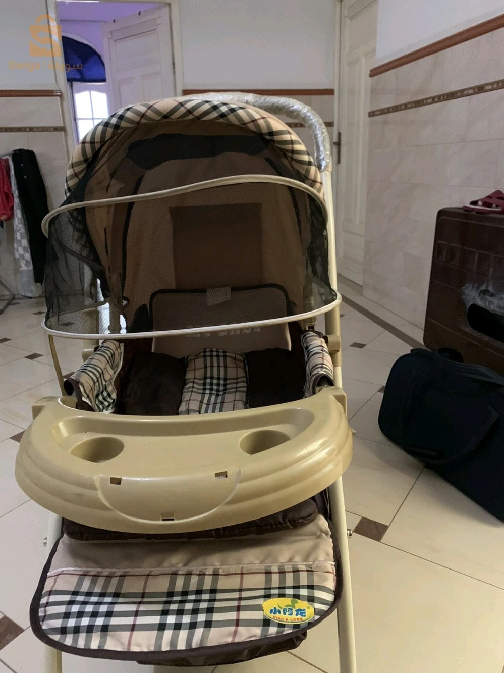 عربة أطفال