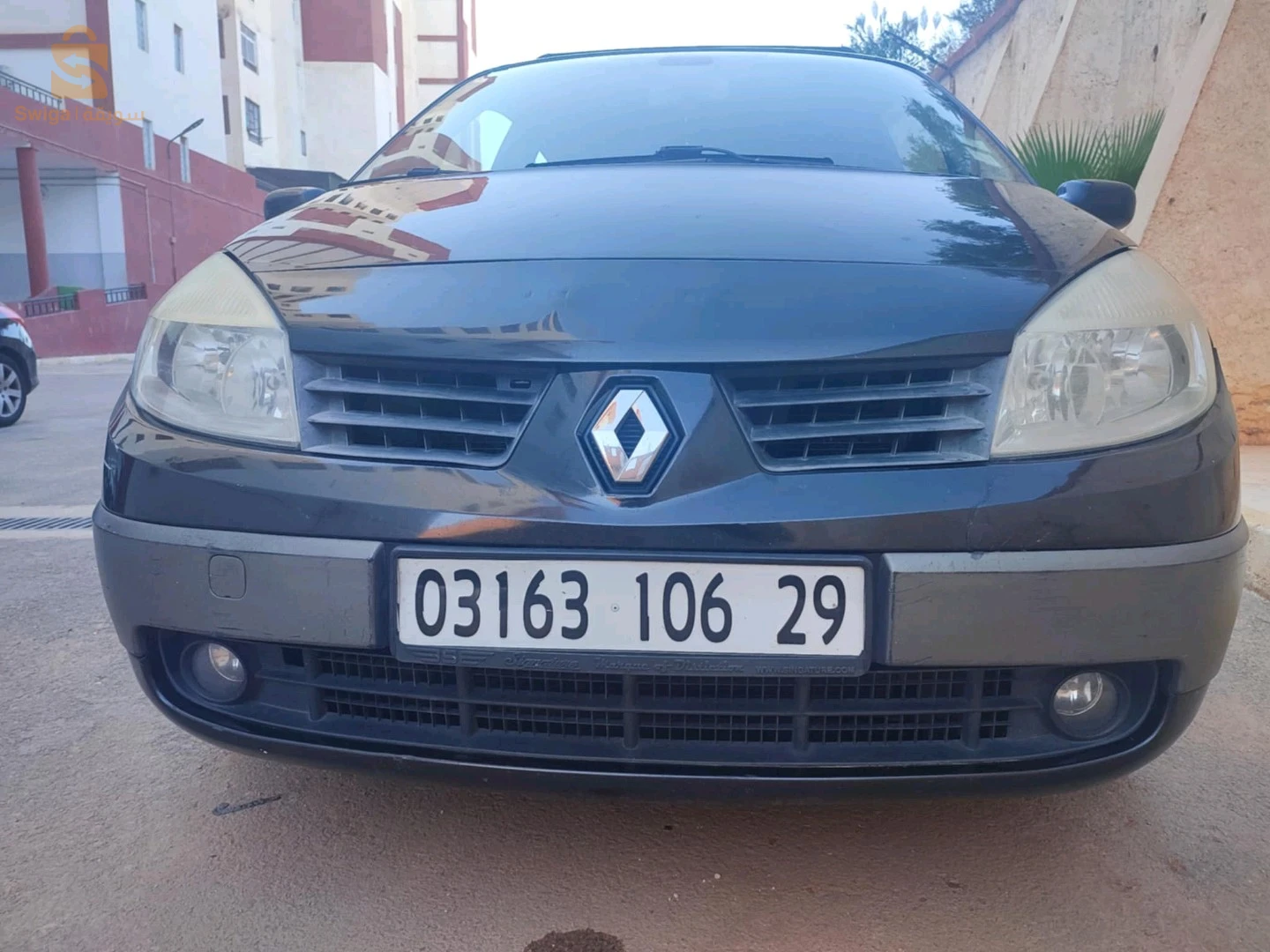 سيارة عائلية للبيع