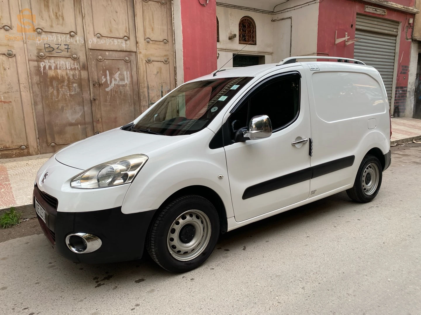 سيارة نظيف 0بانتور 0 معاود متور ماهوش مرفيزي