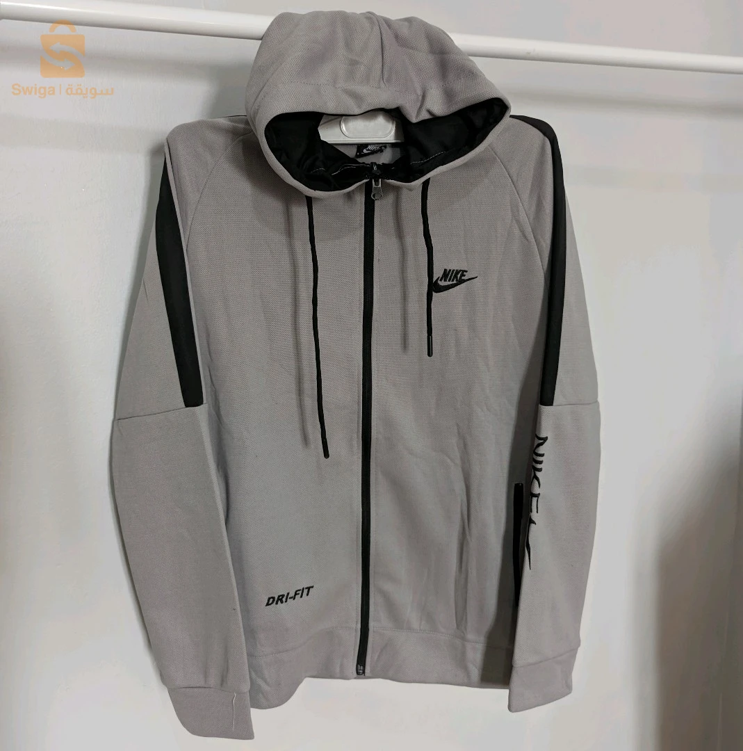 des ensembles (Nike ,Armani ,Boss) top qualité