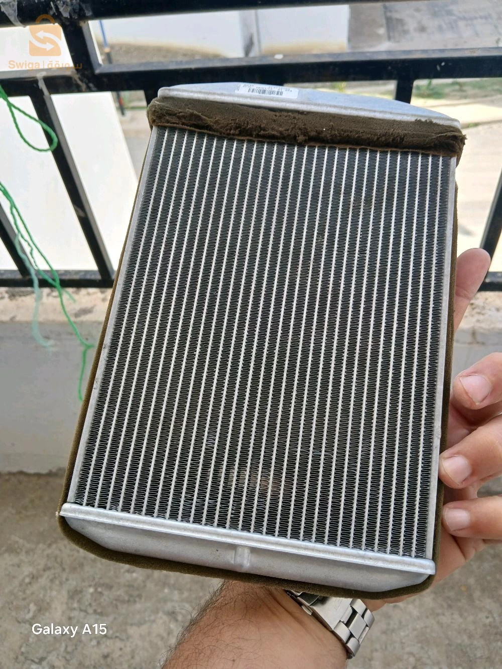 je mais le matériel très bonne qualité. table de travail/armoire pizza 🍕 🍕/ radiateur chauffage kangoo 1.5 dci d'origine très bonne état