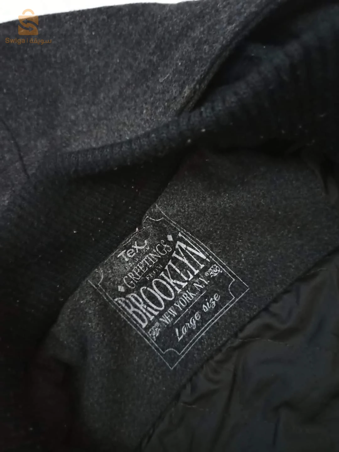 jacket original Cachemire taille L tlebes XL

العرض 60 سم 
الطول 66 سم