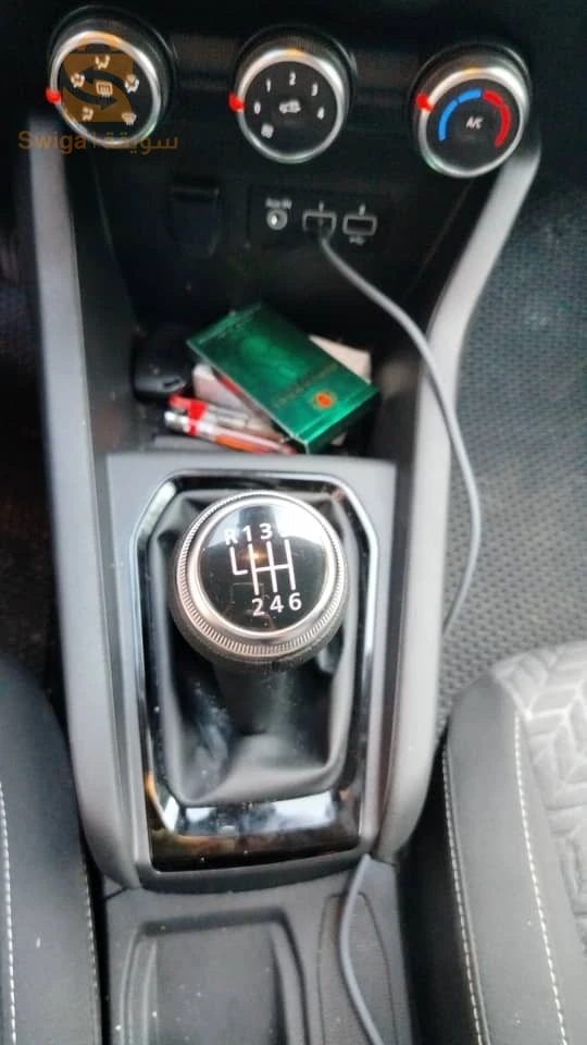 voiture très neuf 
carte gris mchi wjda ( procuration