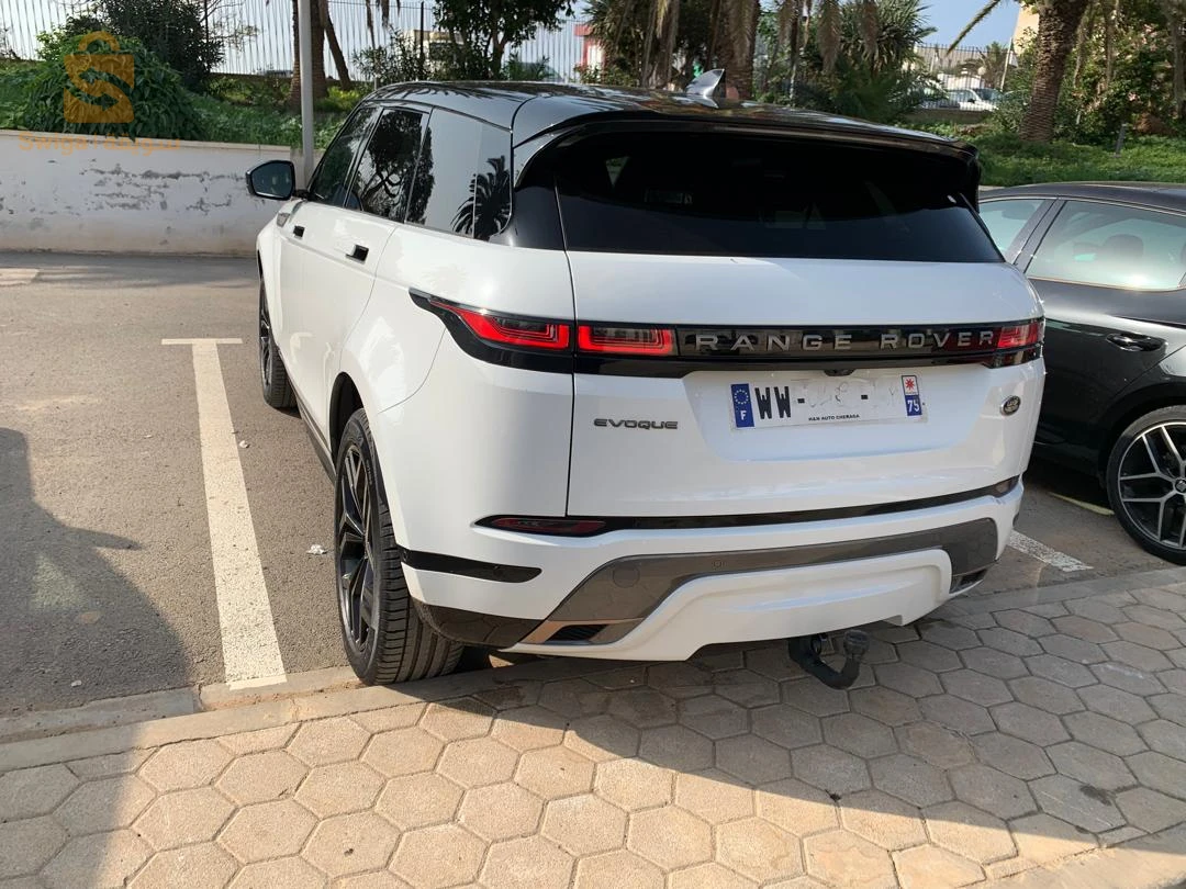 voiture neuf 
zéro problème 
moteur suspension la tôle toute neuf