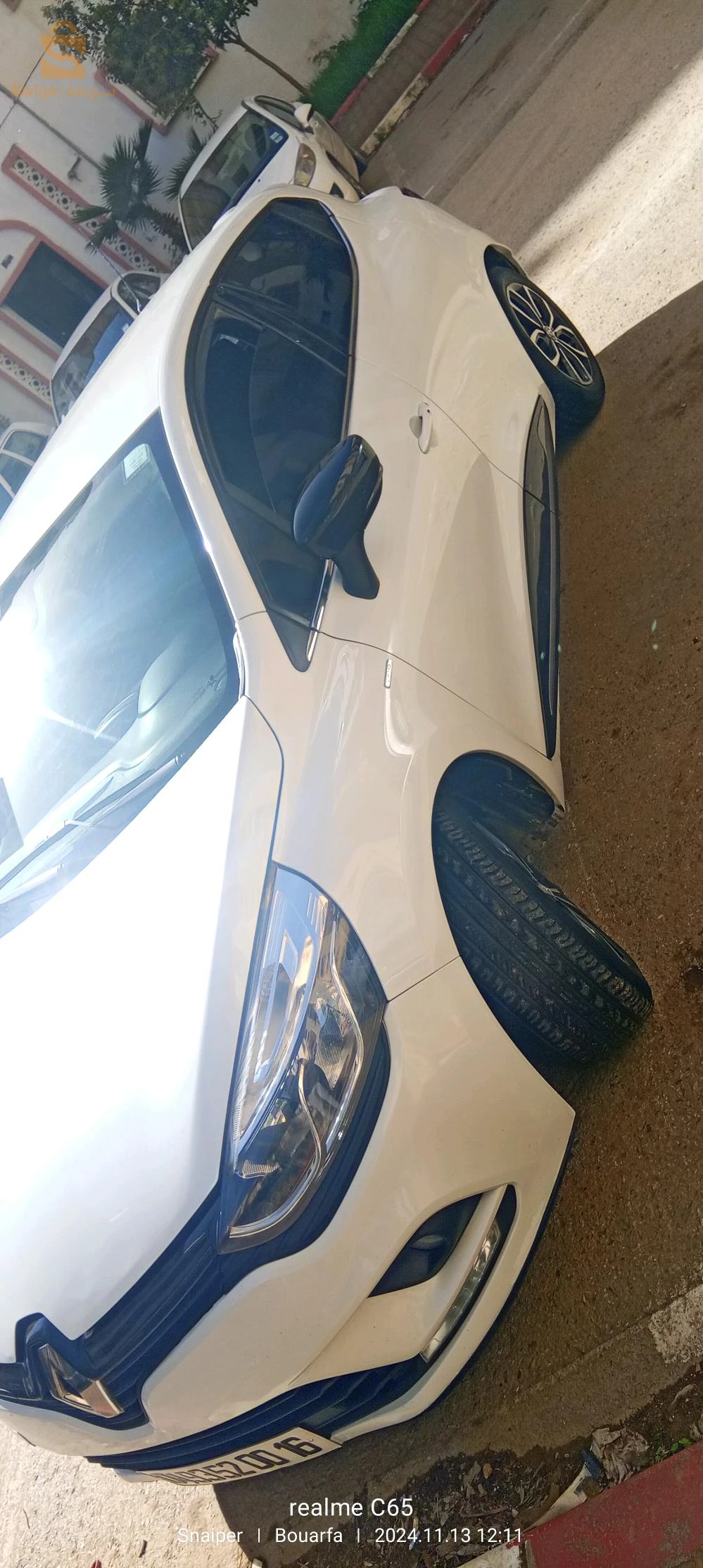 سيارة شابة