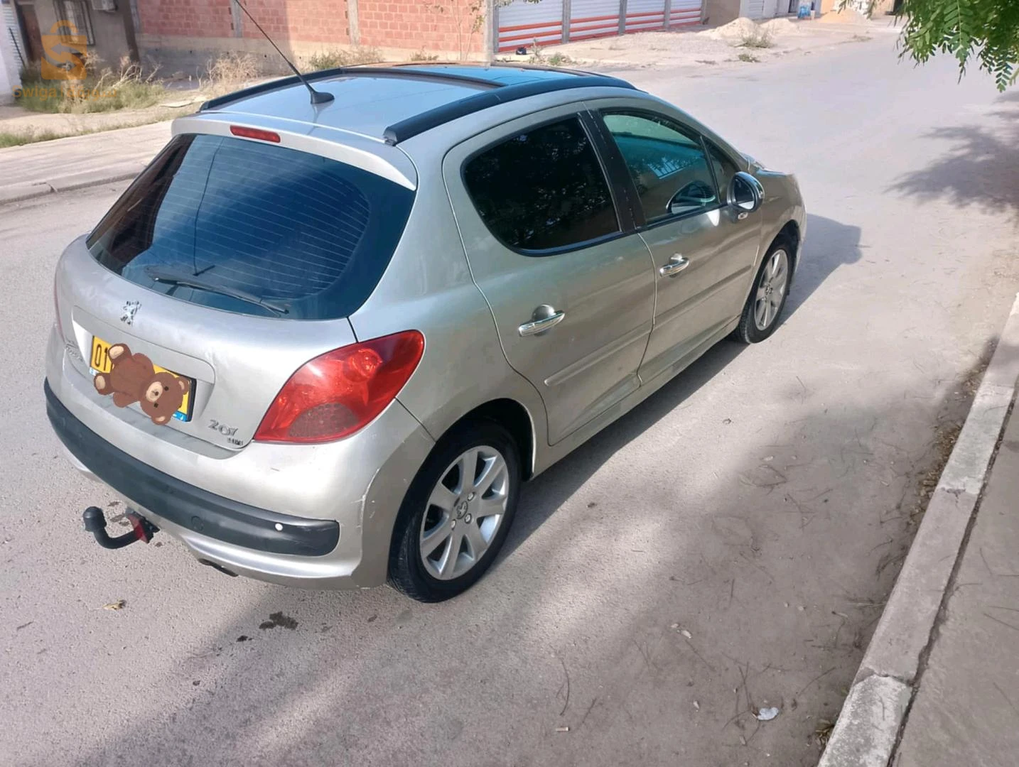 سيارة 207 للبيع