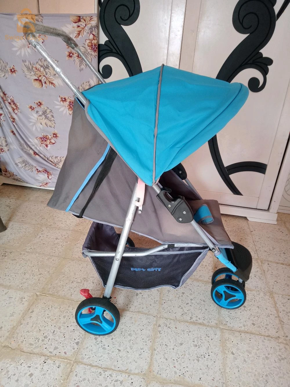 عربات أطفال بحالة جيدة للبيع