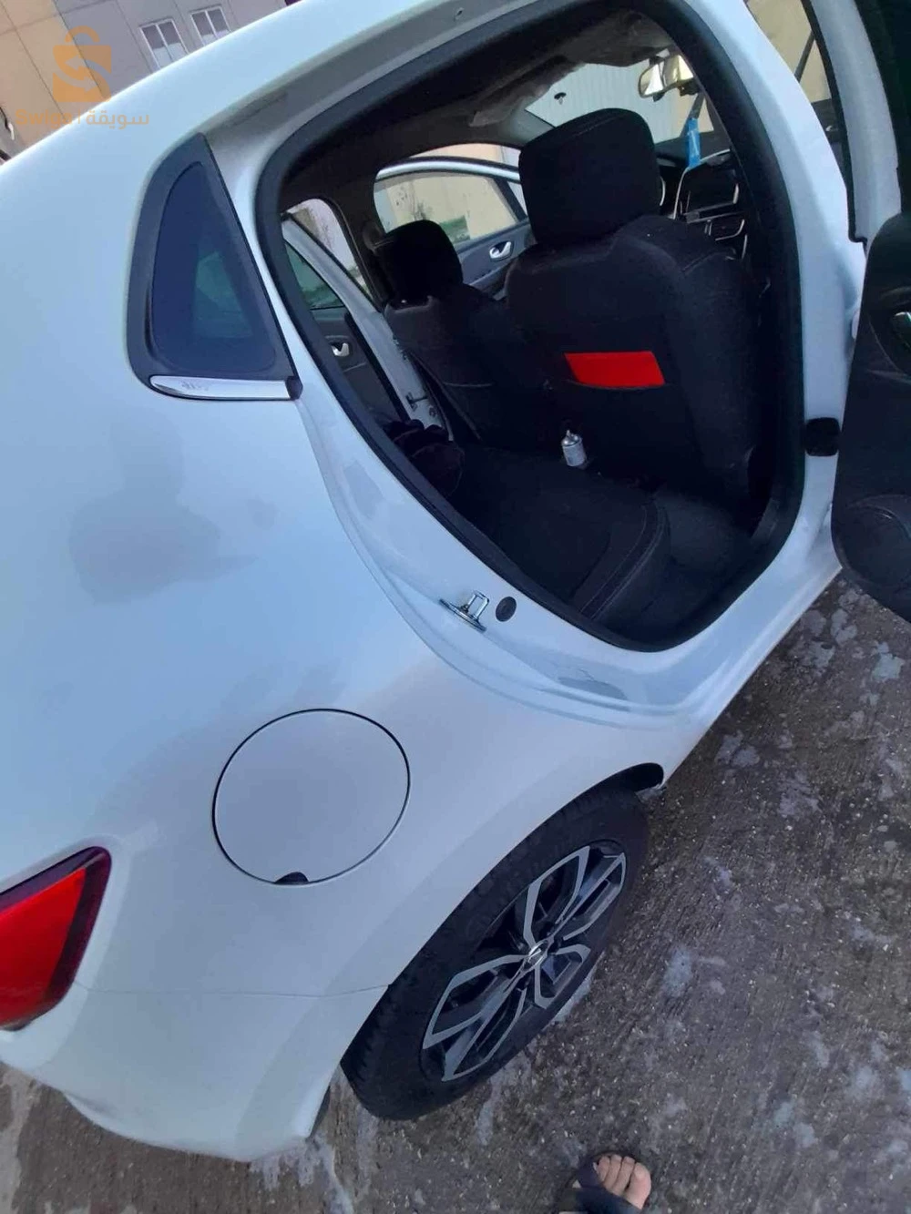 Clio 4 limited 2 0,9 TCE avec toit panoramique