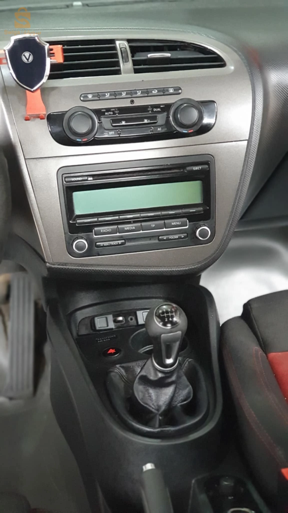 leon fr 
debriable 10/0
فيها بوات كأس او راكور فلباب لاريار
كولش فيها خدام