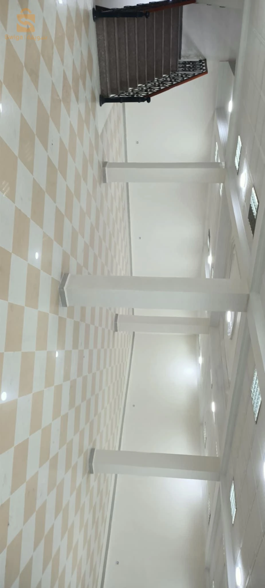 بازار مجهز بطابقين