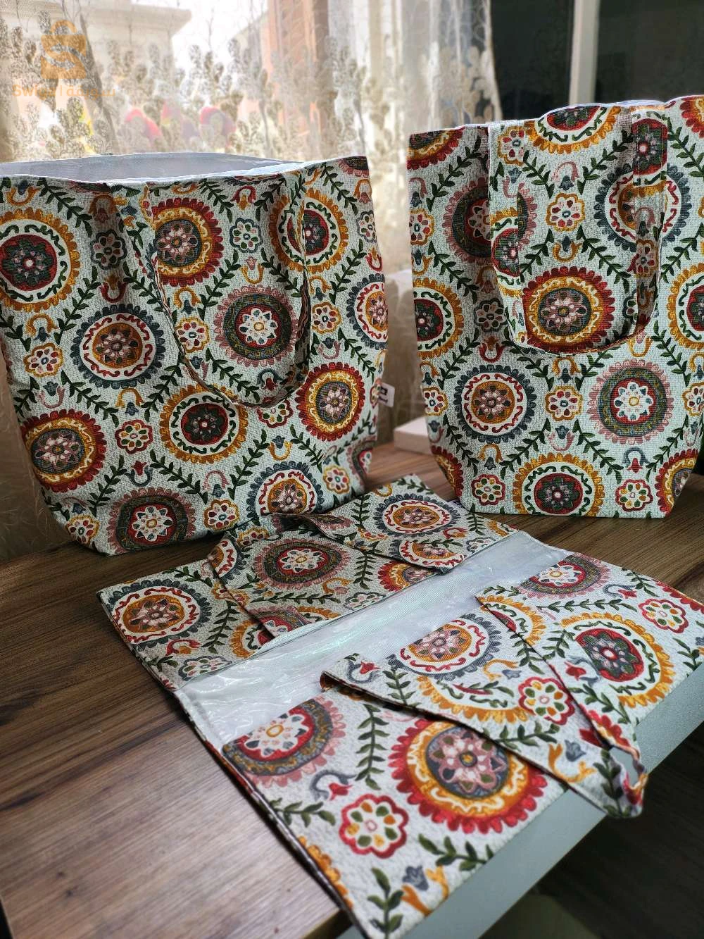 سلات القهوة و حاملات الصواني و الاطباق