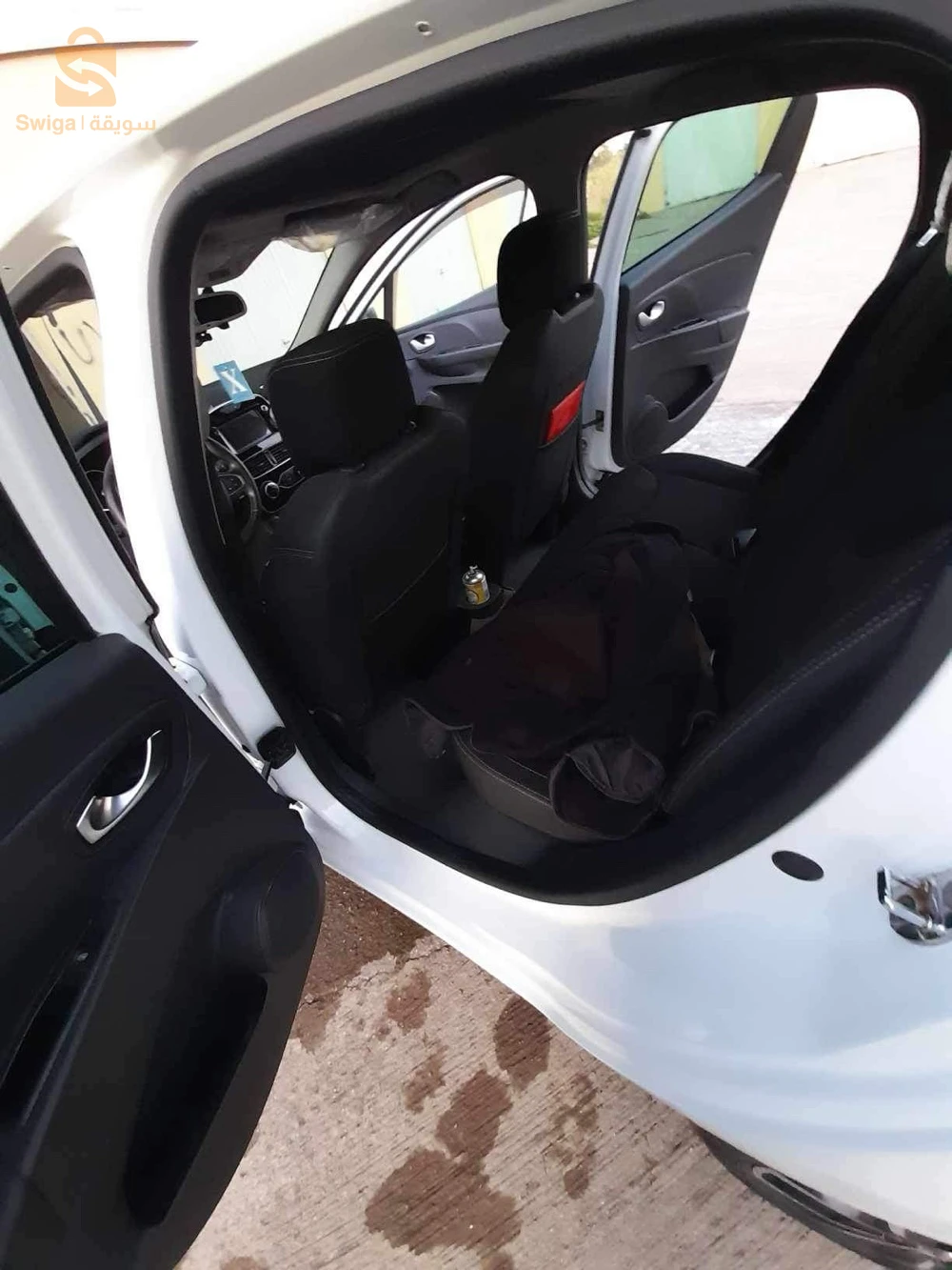 Clio 4 limited 2 0,9 TCE avec toit panoramique