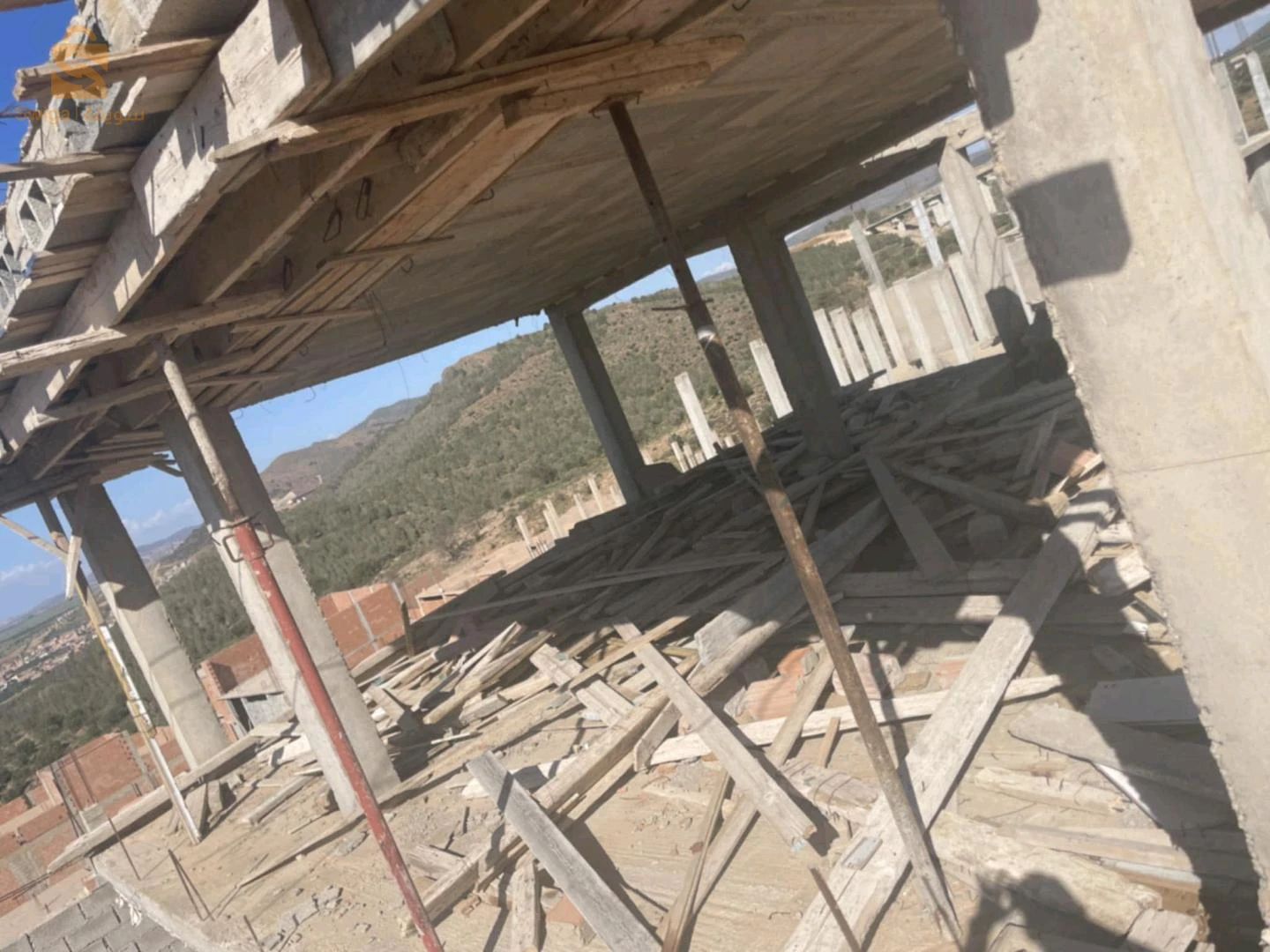 bonne affaire carcasse de 149m² à tlemcen  trig louerit en face salle des fêtes (korso)