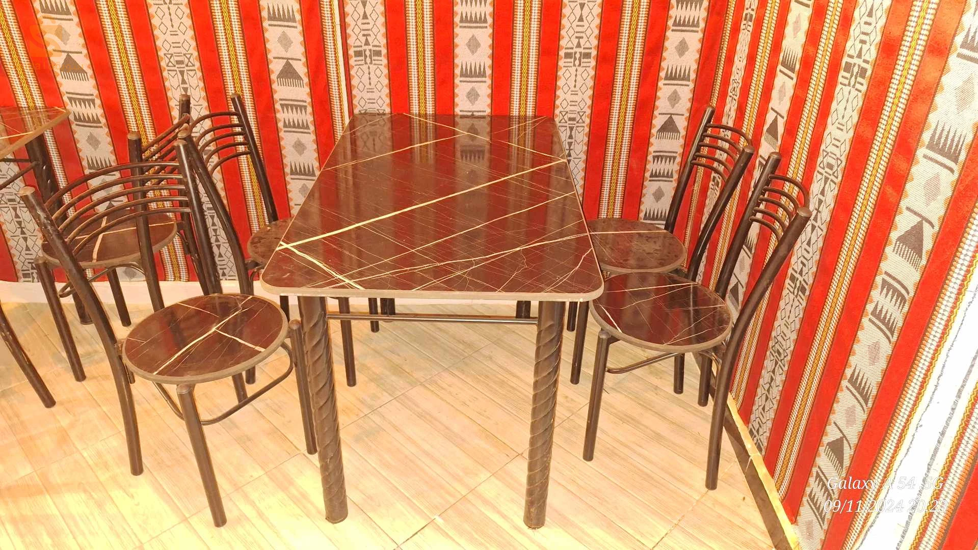 8 طوابل 32 كرسي